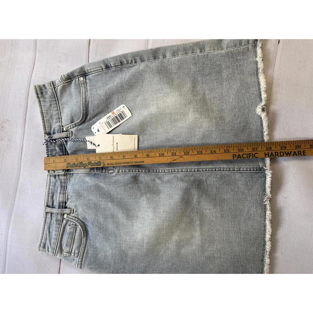 Tommy Bahama Denim Skirt - Light Wash, Size 2 - Picture 6 of 6